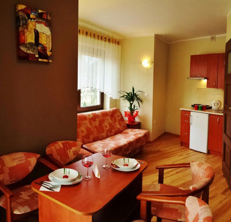 Pokoje Goscinne Jantar Łukęcin Esterno foto