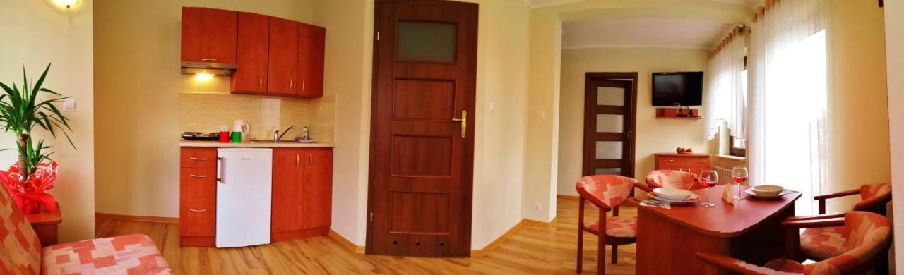 Pokoje Goscinne Jantar Łukęcin Esterno foto