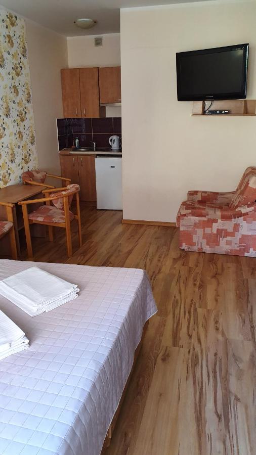 Pokoje Goscinne Jantar Łukęcin Esterno foto